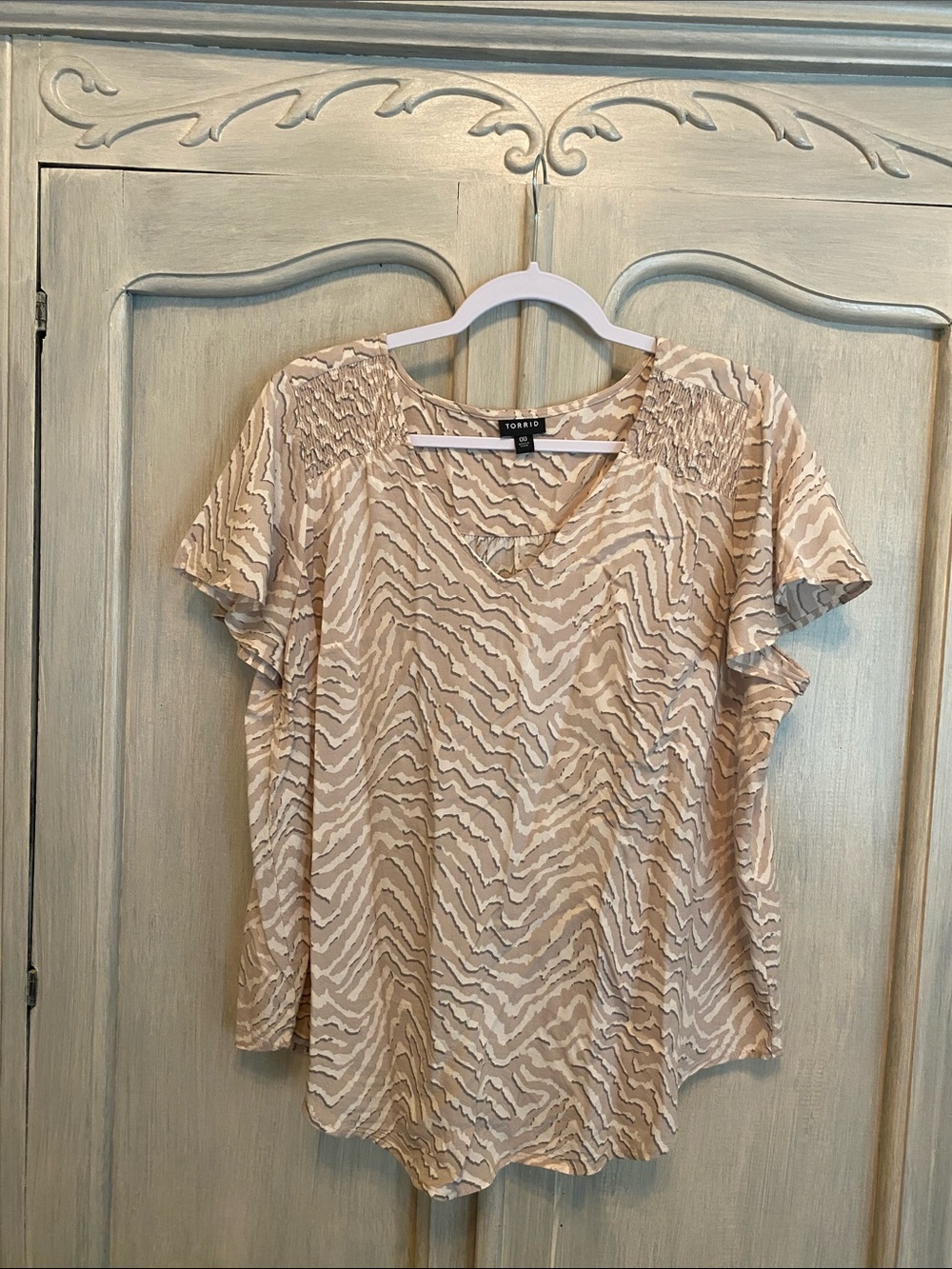 torrid Neutral Zebra-Print V-Neck Flutter Sleeve Tee